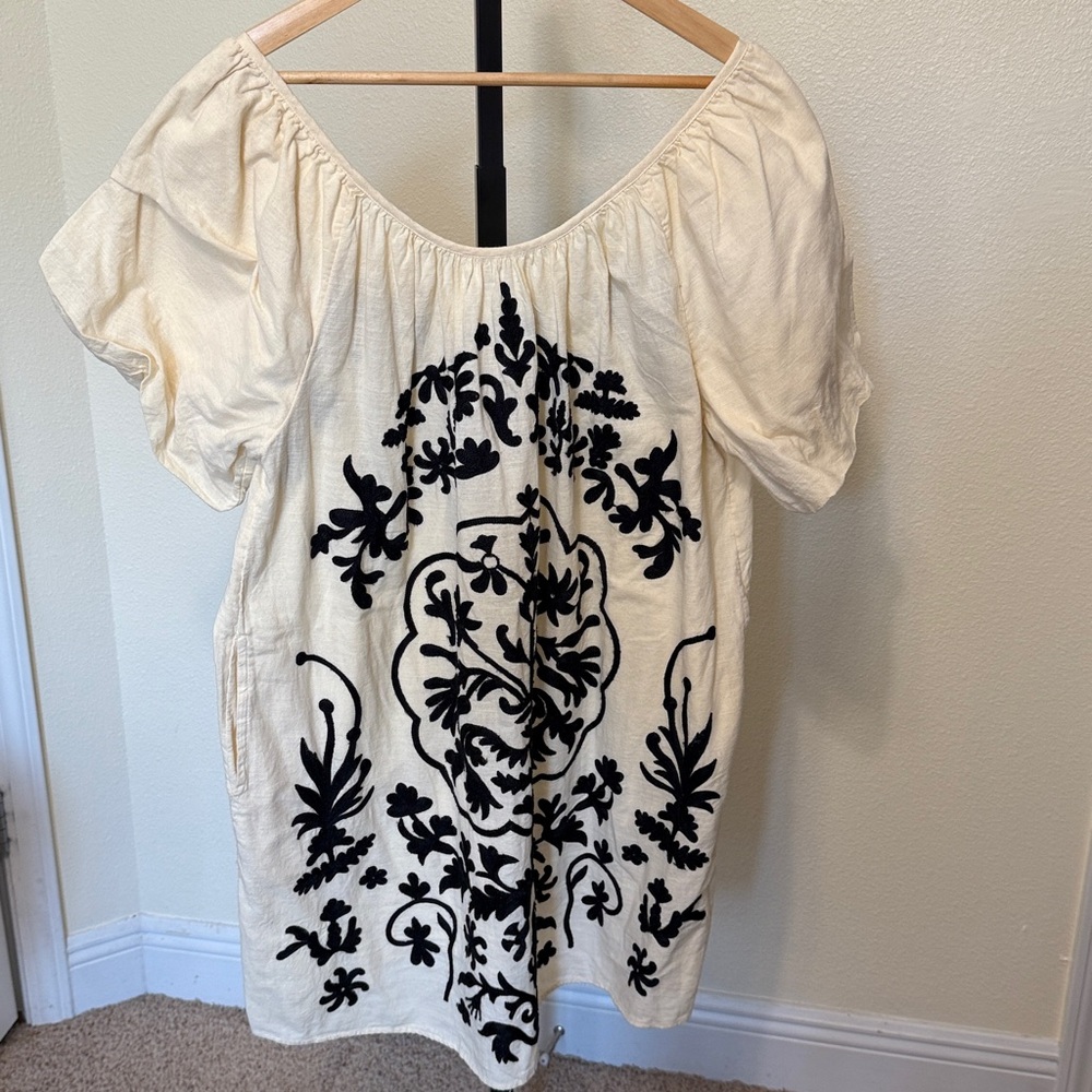 Free people Fiona boho 🌹
Embroidered Cream and Black Women's Top - Picture 3 of 13